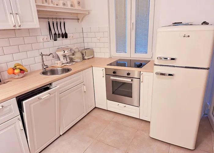 St Peter's Heritage House * טרוגיר