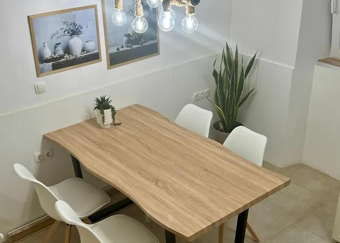 St Peter's Heritage House * טרוגיר